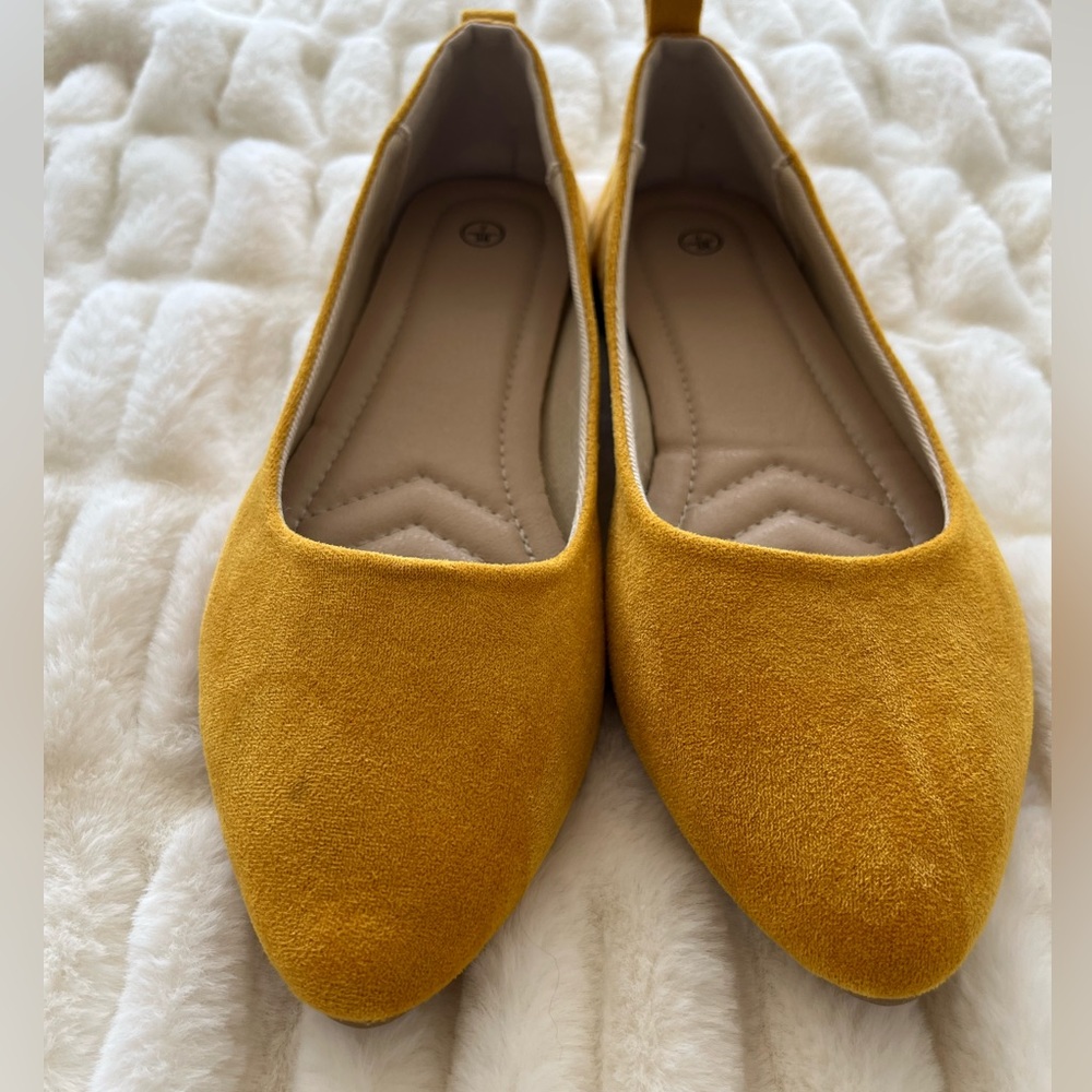Warm yellow suede-feel, pointed toe flats